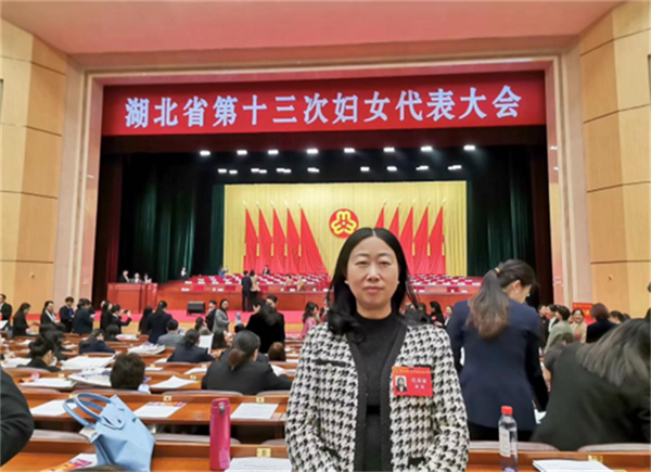 十六化建周霞代表：立足岗位 助力全省妇女