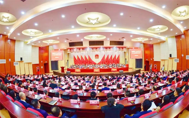 区政协委员陈福容：办好企业勤奉献 用心履