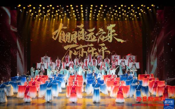 第八届中俄博览会文艺演出架起中俄“文化桥