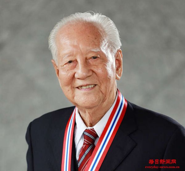 “中国核潜艇之父”黄旭华院士驾鹤西行：干