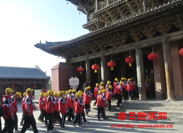 图话|千名师生走进万荣东岳庙开展古建研学