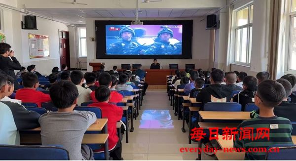 红色文化进校园之爱国崇军：让抗战精神照亮