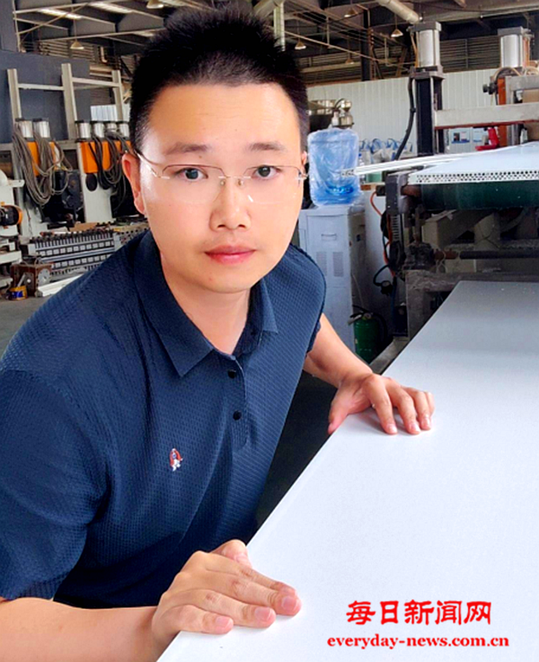 啊44444444444.png 啊44444444444.png