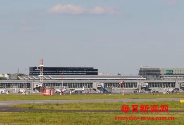 因“计划外军事行动” 波兰4个主要机场临