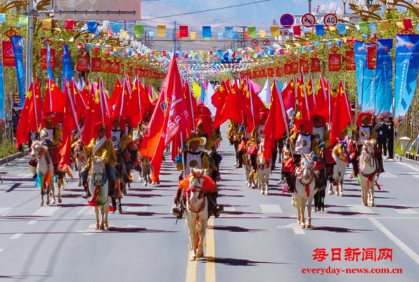 象雄文化旅游节舞动雪域团结赞歌