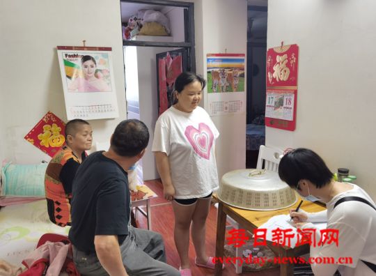 样品捐赠到社区 温情传递暖民心 湖北荆州