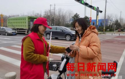 拾金不昧显美德 善行义举传文明