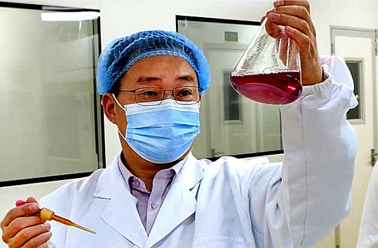 从生命科学到机车赛场：楼秀余、张雪两位中
