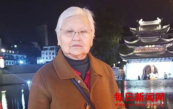 《母亲的白发》
