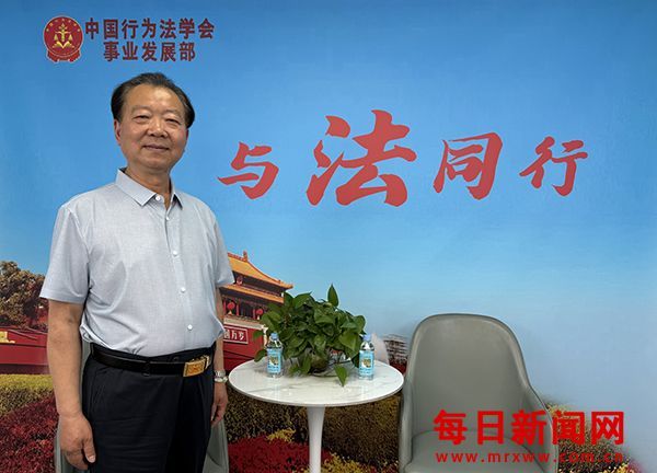 墨润红色情怀 笔抒时代风华——记著名毛体
