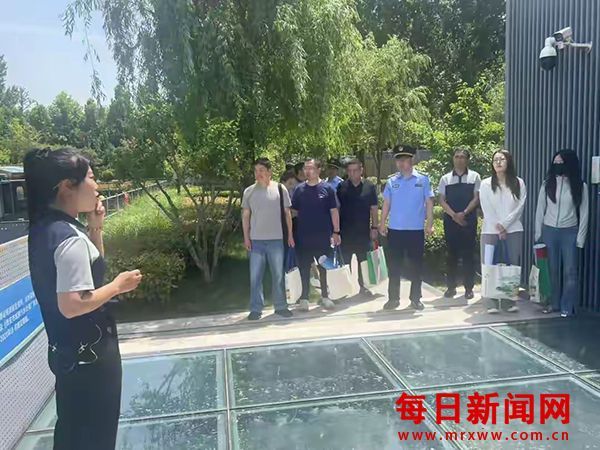 一场“环保法治课”在第四再生水厂开讲